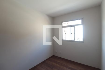 Quarto 1 de apartamento para alugar com 2 quartos, 58m² em Castelo, Belo Horizonte
