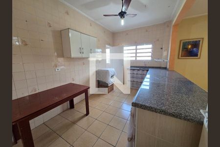 Cozinha de apartamento para alugar com 2 quartos, 82m² em Vila Tupi, Praia Grande