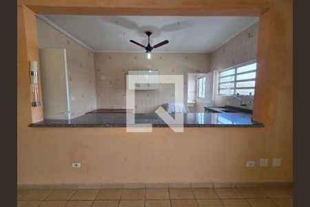 Sala de apartamento para alugar com 2 quartos, 82m² em Vila Tupi, Praia Grande