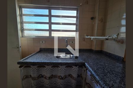 Cozinha de apartamento para alugar com 2 quartos, 82m² em Vila Tupi, Praia Grande