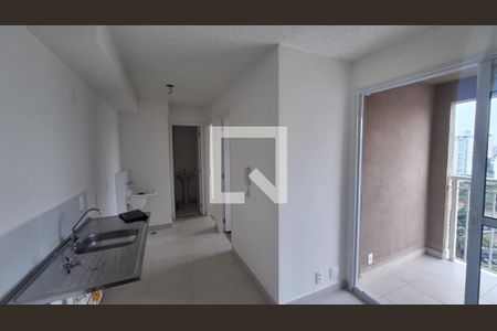 Cozinha de apartamento à venda com 2 quartos, 34m² em Parque Industrial Tomas Edson, São Paulo