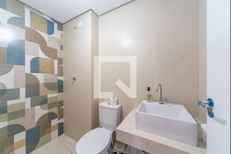 Banheiro de apartamento à venda com 2 quartos, 46m² em Vila Curuçá, Santo André