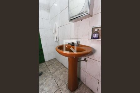 lavabo de casa à venda com 2 quartos, 250m² em Jardim Piracuama, São Paulo