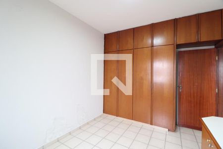 Quarto 1 de casa para alugar com 4 quartos, 250m² em Santa Mônica, Uberlândia