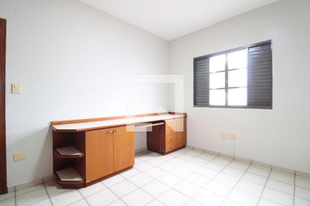 Quarto 1 de casa para alugar com 4 quartos, 250m² em Santa Mônica, Uberlândia