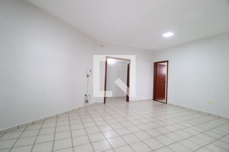 Sala de casa para alugar com 4 quartos, 250m² em Santa Mônica, Uberlândia