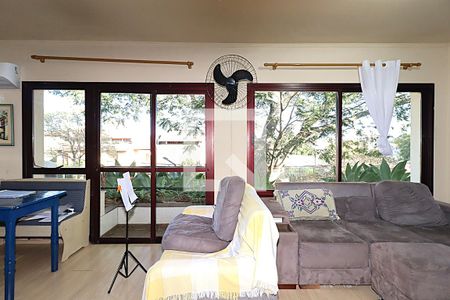 Sala 1 de casa à venda com 7 quartos, 300m² em Jardim Itu, Porto Alegre