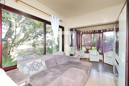 Sala 1 de casa à venda com 7 quartos, 300m² em Jardim Itu, Porto Alegre