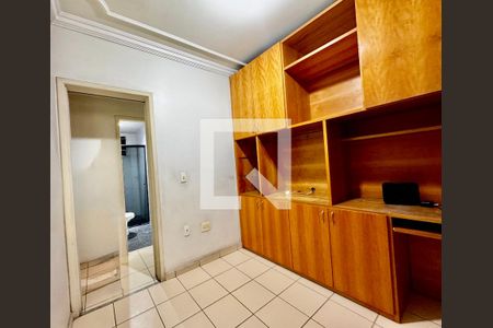 Quarto 1 de apartamento para alugar com 3 quartos, 96m² em Santa Efigênia, Belo Horizonte