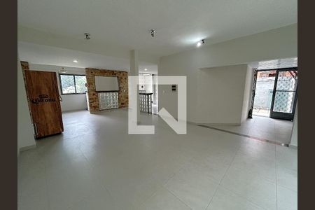 Sala 1 de casa para alugar com 8 quartos, 461m² em Bento Ribeiro, Rio de Janeiro