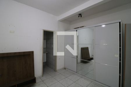 Suíte de casa à venda com 4 quartos, 120m² em Jardim Teresa, São Paulo