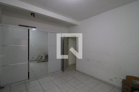 Suíte de casa à venda com 4 quartos, 120m² em Jardim Teresa, São Paulo