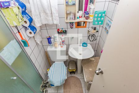 Banheiro de apartamento para alugar com 2 quartos, 55m² em Jardim Santa Emilia, São Paulo