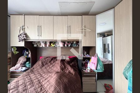 Quarto 2 de casa à venda com 3 quartos, 270m² em Vila Serralheiro, São Paulo