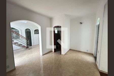 Casa à venda com 4 quartos, 327m² em Vila Valqueire, Rio de Janeiro