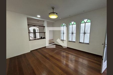 Casa à venda com 4 quartos, 327m² em Vila Valqueire, Rio de Janeiro