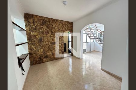 Casa à venda com 4 quartos, 327m² em Vila Valqueire, Rio de Janeiro