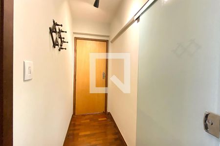 Corredor de apartamento à venda com 2 quartos, 80m² em Anchieta, Belo Horizonte
