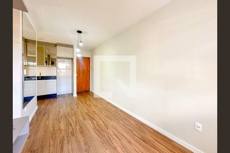 Sala de TV de apartamento para alugar com 2 quartos, 49m² em Real Parque, São José