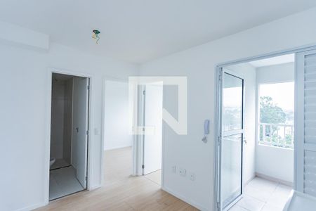 Sala e cozinha de apartamento para alugar com 1 quarto, 32m² em Jardim Jaragua (sao Domingos), São Paulo
