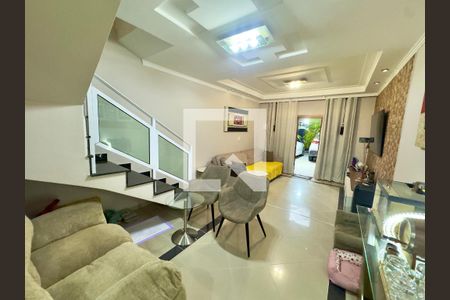 Sala de casa para alugar com 4 quartos, 200m² em Jardim Santa Clara, Guarulhos