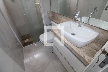 Banheiro de apartamento para alugar com 2 quartos, 60m² em Águas da Prata, São José dos Campos