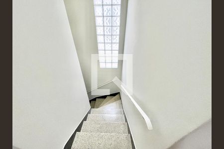 Escada de casa à venda com 3 quartos, 198m² em Água Fria, São Paulo