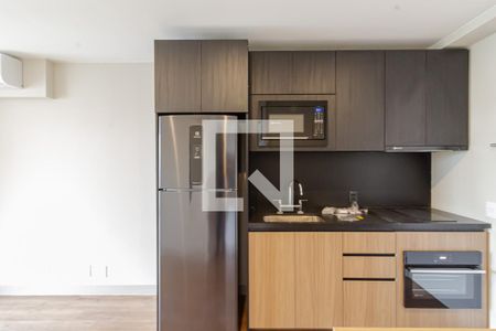 Sala e Cozinha de apartamento para alugar com 1 quarto, 35m² em Indianópolis, São Paulo