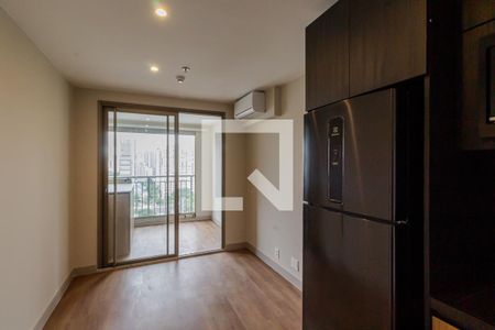 Sala e Cozinha de apartamento para alugar com 1 quarto, 35m² em Indianópolis, São Paulo