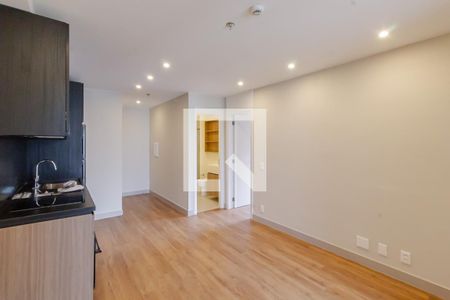Sala e Cozinha de apartamento para alugar com 1 quarto, 44m² em Indianópolis, São Paulo