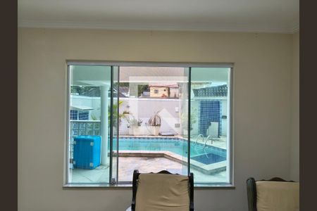 Casa de Condomínio para alugar com 5 quartos, 300m² em Taquara, Rio de Janeiro