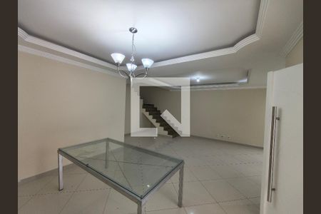 Casa de Condomínio para alugar com 5 quartos, 300m² em Taquara, Rio de Janeiro