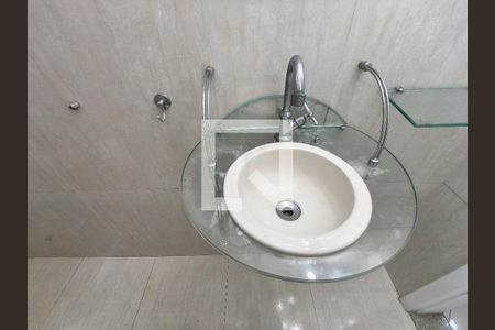 Casa de Condomínio para alugar com 5 quartos, 300m² em Taquara, Rio de Janeiro