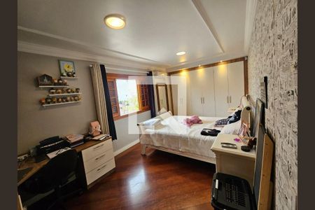 Casa à venda com 4 quartos, 530m² em Parque dos Passaros, São Bernardo do Campo
