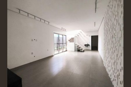 Casa à venda com 3 quartos, 180m² em Vila Ema, São Paulo