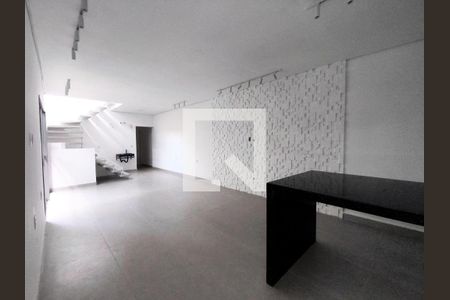 Casa à venda com 3 quartos, 180m² em Vila Ema, São Paulo