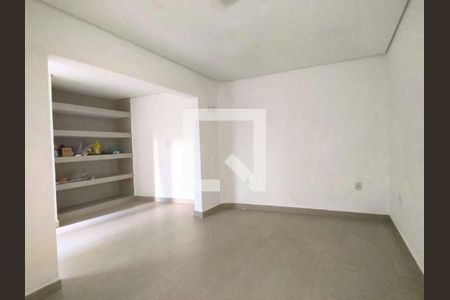 Casa à venda com 3 quartos, 180m² em Vila Ema, São Paulo