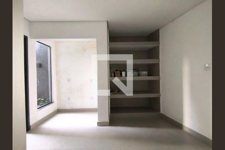 Casa à venda com 3 quartos, 180m² em Vila Ema, São Paulo