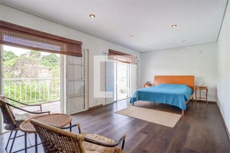 Casa à venda com 4 quartos, 329m² em Granja Julieta, São Paulo