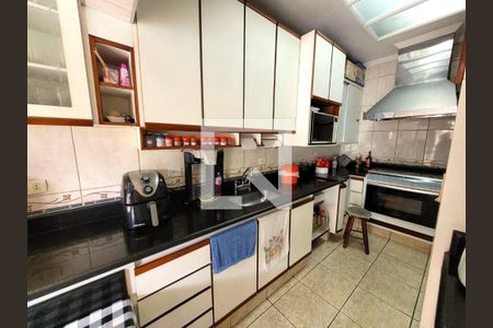 Casa à venda com 3 quartos, 230m² em Nova Petrópolis, São Bernardo do Campo
