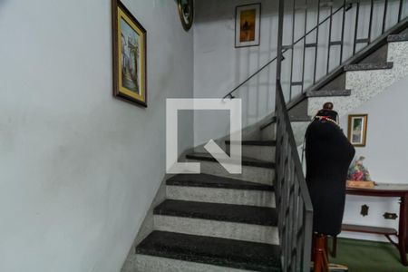 Escada de casa para alugar com 3 quartos, 175m² em Parque Sao Diogo, São Bernardo do Campo