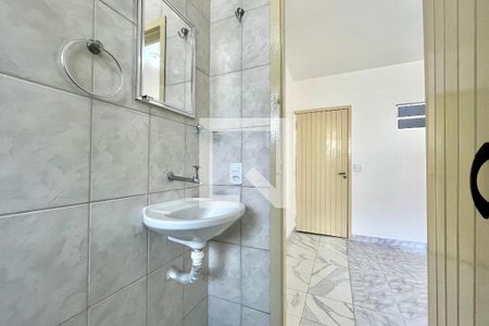 Banheiro de kitnet/studio para alugar com 1 quarto, 16m² em Jardim Oriental, São Paulo