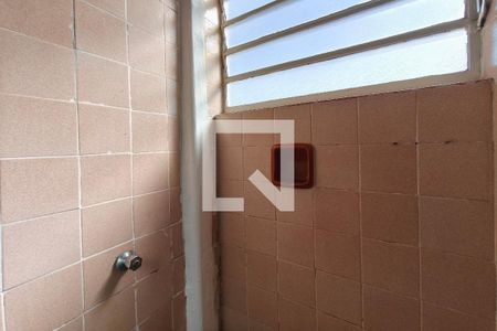 Banheiro de apartamento para alugar com 1 quarto, 41m² em Vila Marieta, Campinas