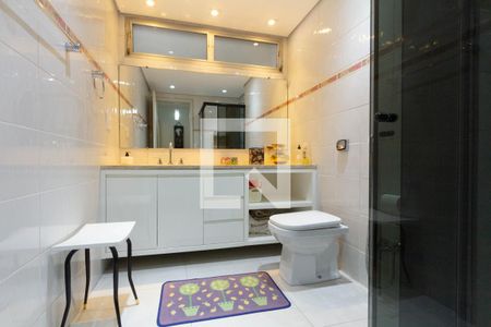 Banheiro de apartamento à venda com 3 quartos, 158m² em Itaim Bibi, São Paulo