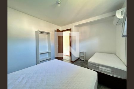 Quarto 1 de casa para alugar com 3 quartos, 210m² em  Campeche, Florianópolis