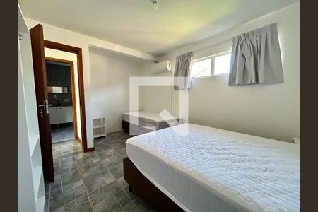 Quarto 1 de casa para alugar com 3 quartos, 210m² em  Campeche, Florianópolis