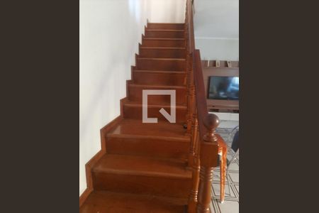 Escada de casa à venda com 3 quartos, 269m² em Tremembé, São Paulo