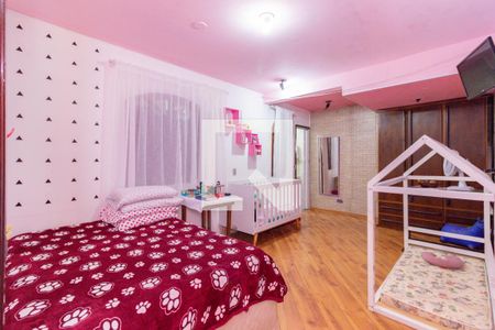 Suíte de casa à venda com 3 quartos, 141m² em Jardim Bandeirantes (zona Norte), São Paulo
