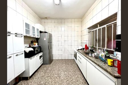 Casa para alugar com 3 quartos, 245m² em Jaqueline, Belo Horizonte