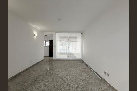 Sala de casa à venda com 3 quartos, 116m² em Vila Claudia, São Paulo